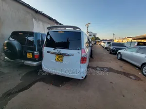 Toyota Noah 2009 White