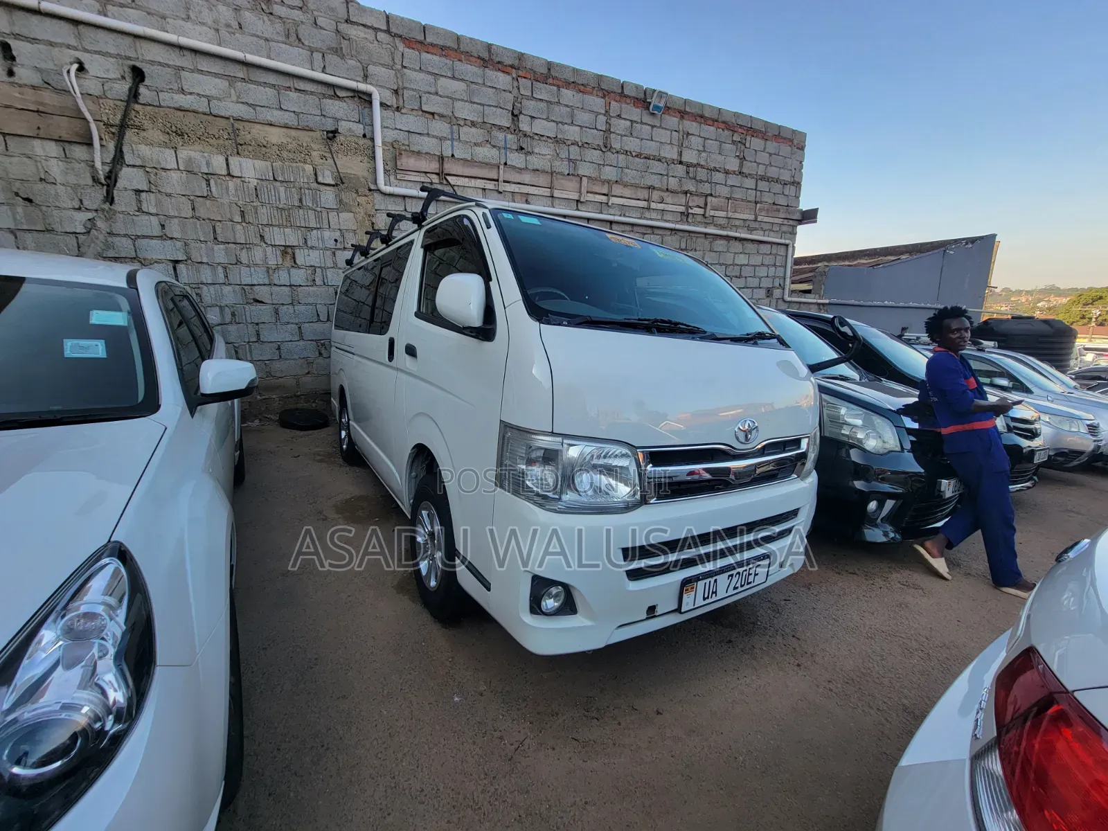 Toyota HiAce 2012 White
