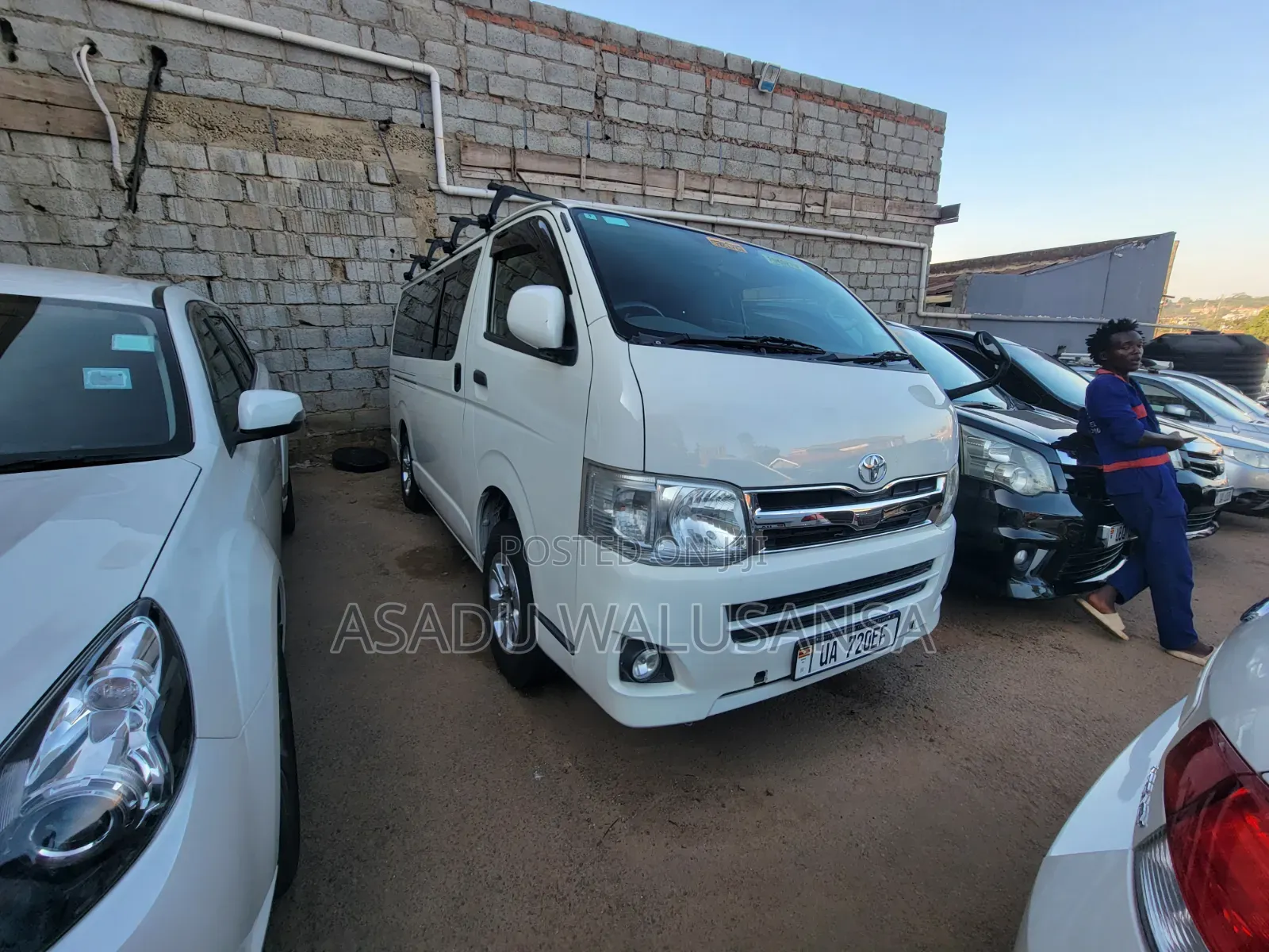Toyota HiAce 2012 White