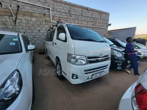 Toyota HiAce 2012 White