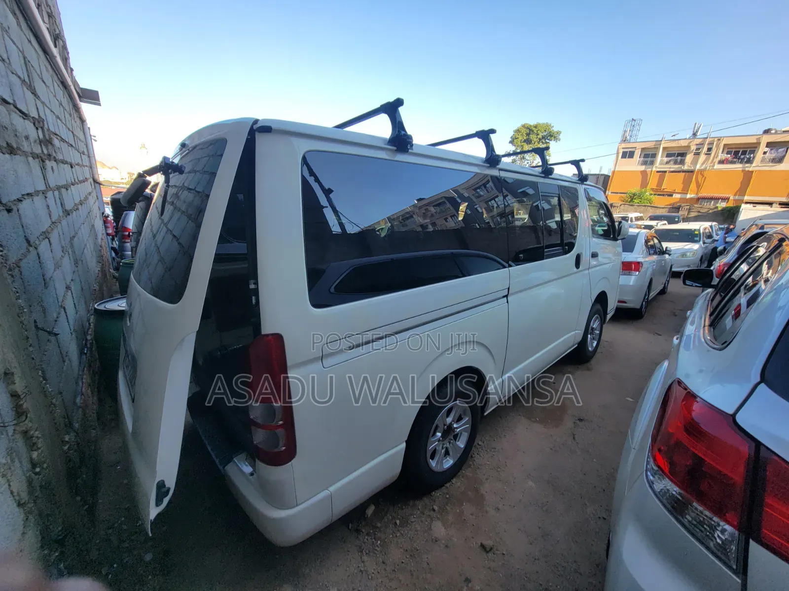 Toyota HiAce 2012 White
