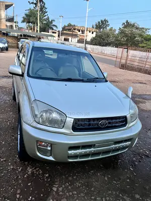 Toyota RAV4 Automatic 2002 Gold