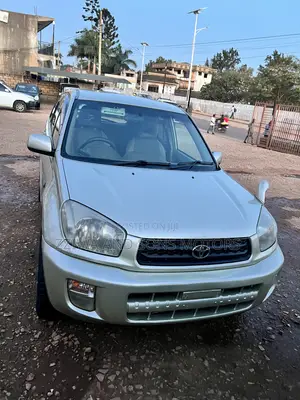 Toyota RAV4 Automatic 2002 Gold