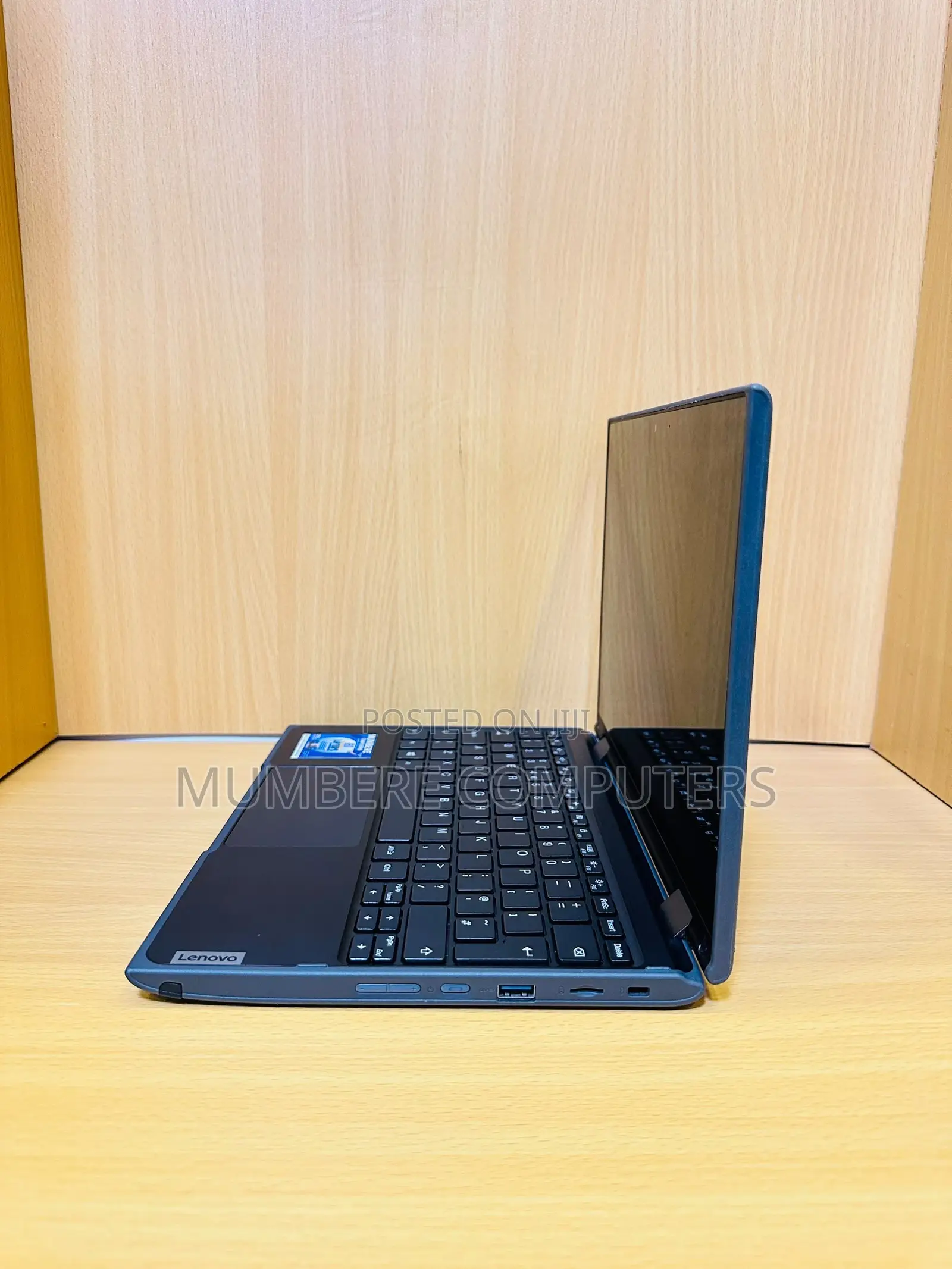 Laptop Lenovo 300e 4GB Intel Celeron SSD 128GB