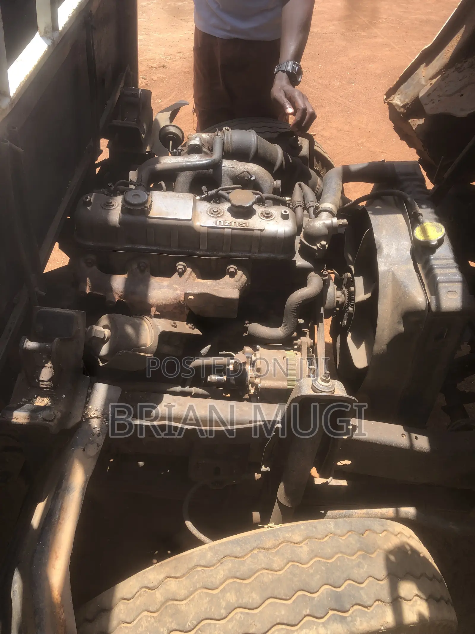 Isuzu Elf Track