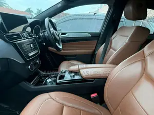 New Mercedes-Benz GLE-Class GLE 400 4MATIC 2019 Gray