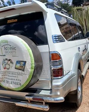 Toyota Land Cruiser Prado 2002 White