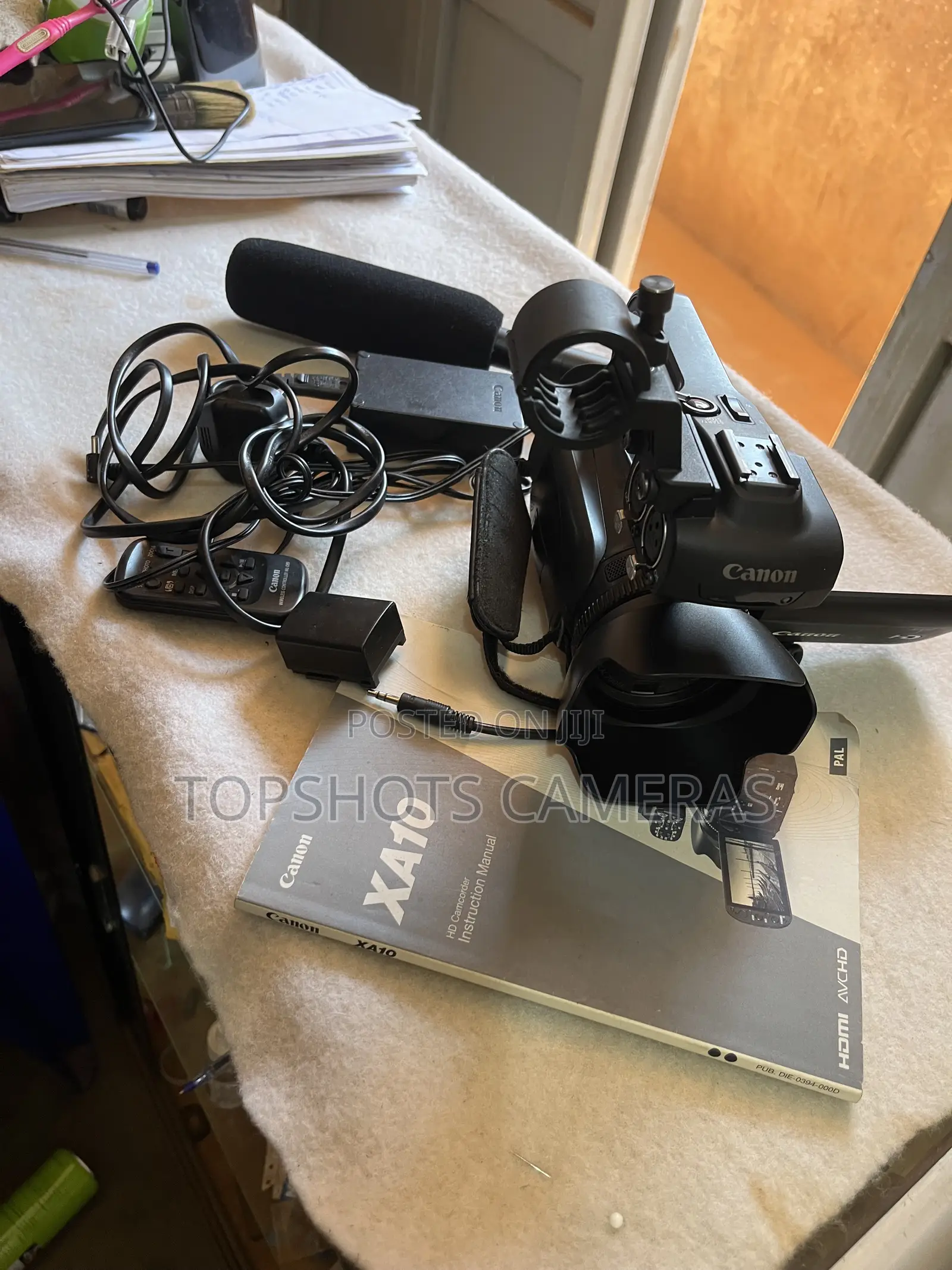 Canon XA10 Pro Camcorder Kit
