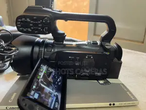 Canon XA10 Pro Camcorder Kit
