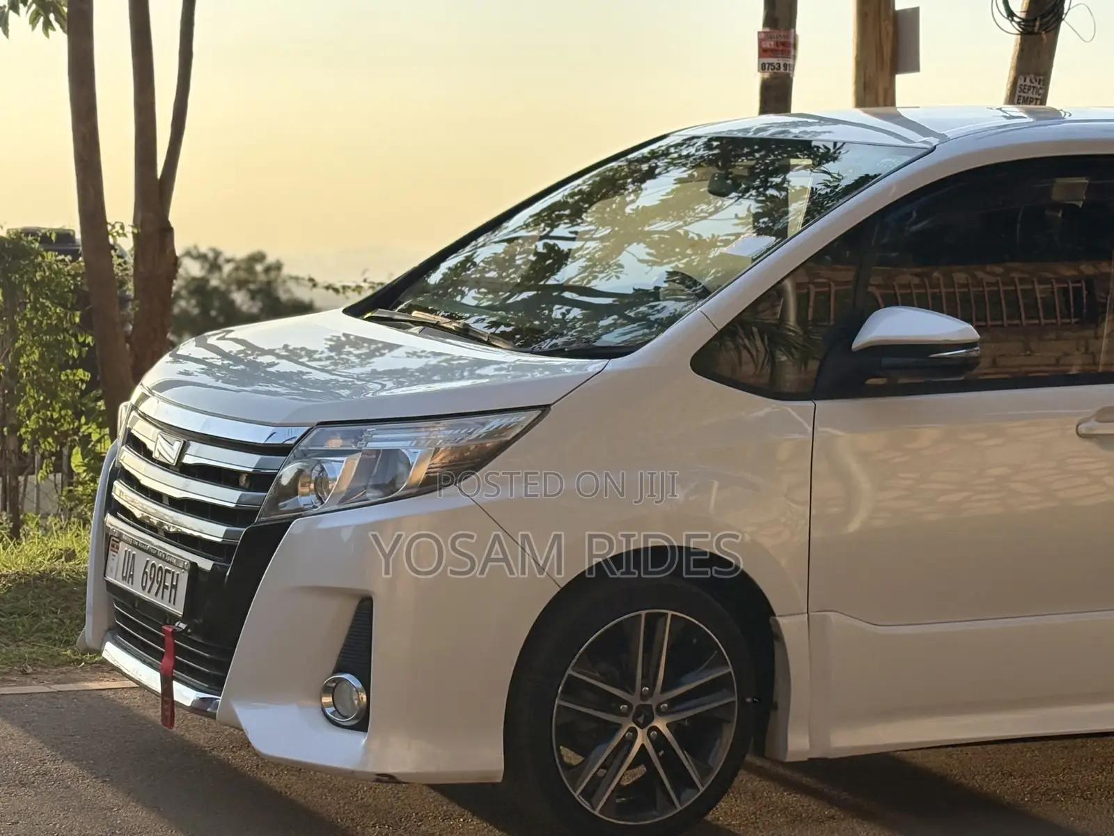 Toyota Noah 2.0 FWD (7 Seater) 2015 White
