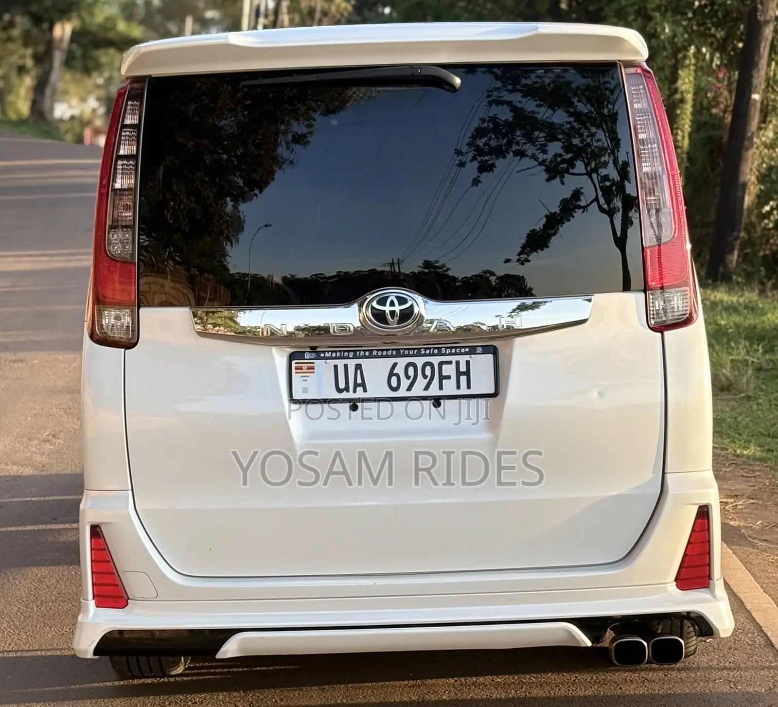 Toyota Noah 2.0 FWD (7 Seater) 2015 White