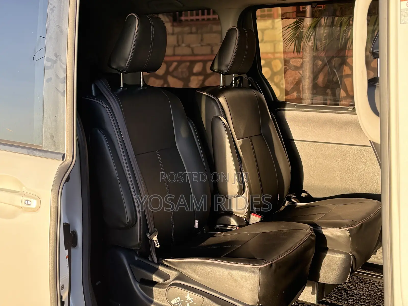 Toyota Noah 2.0 FWD (7 Seater) 2015 White
