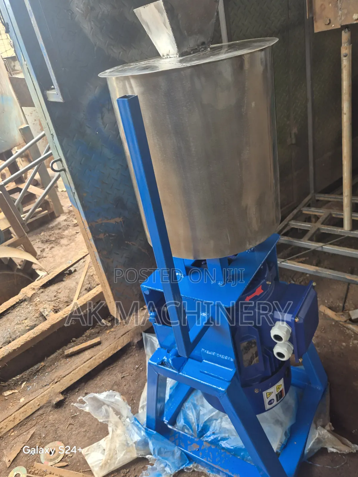 G.nuts Grinding Machine