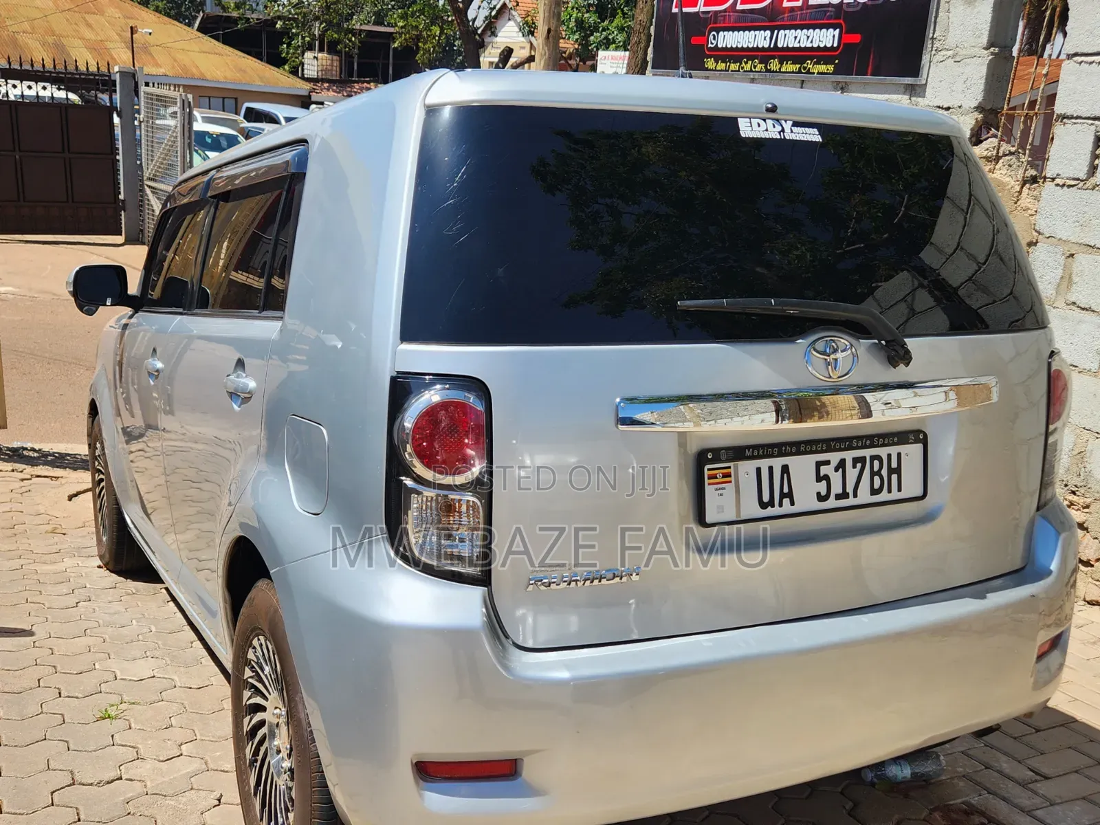 Toyota Corolla Rumion 2011