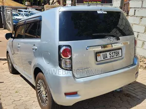 Toyota Corolla Rumion 2011