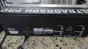 Professional 31 Band Stereo EQ Berhinger Ultragraph Pro FBQ6200HD.