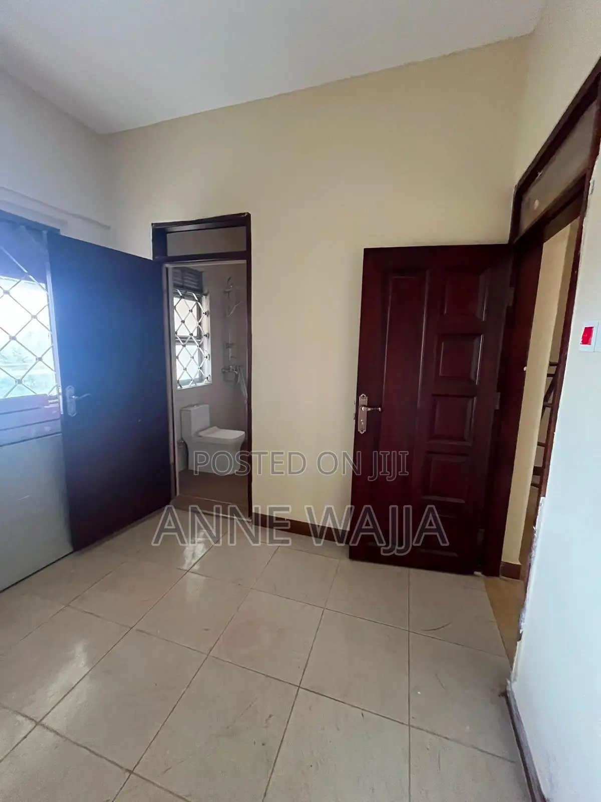 10bdrm House in Makindye for rent
