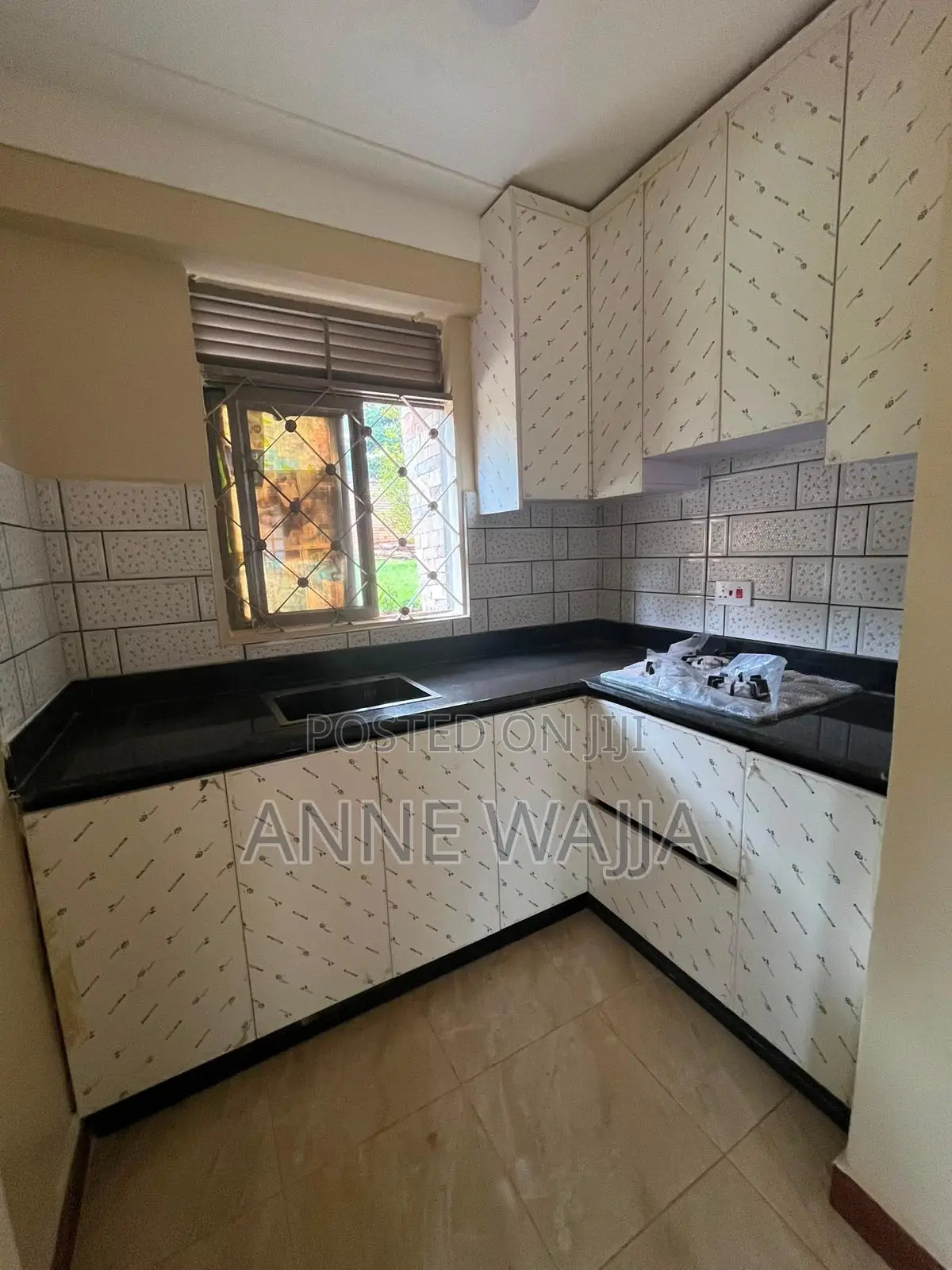 10bdrm House in Makindye for rent