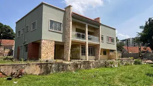 10bdrm House in Makindye for rent