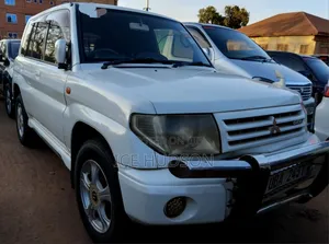 Mitsubishi Pajero IO 2004 White