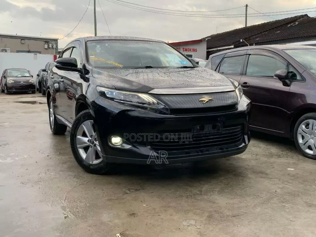 Toyota Harrier 2.0 2016 Black