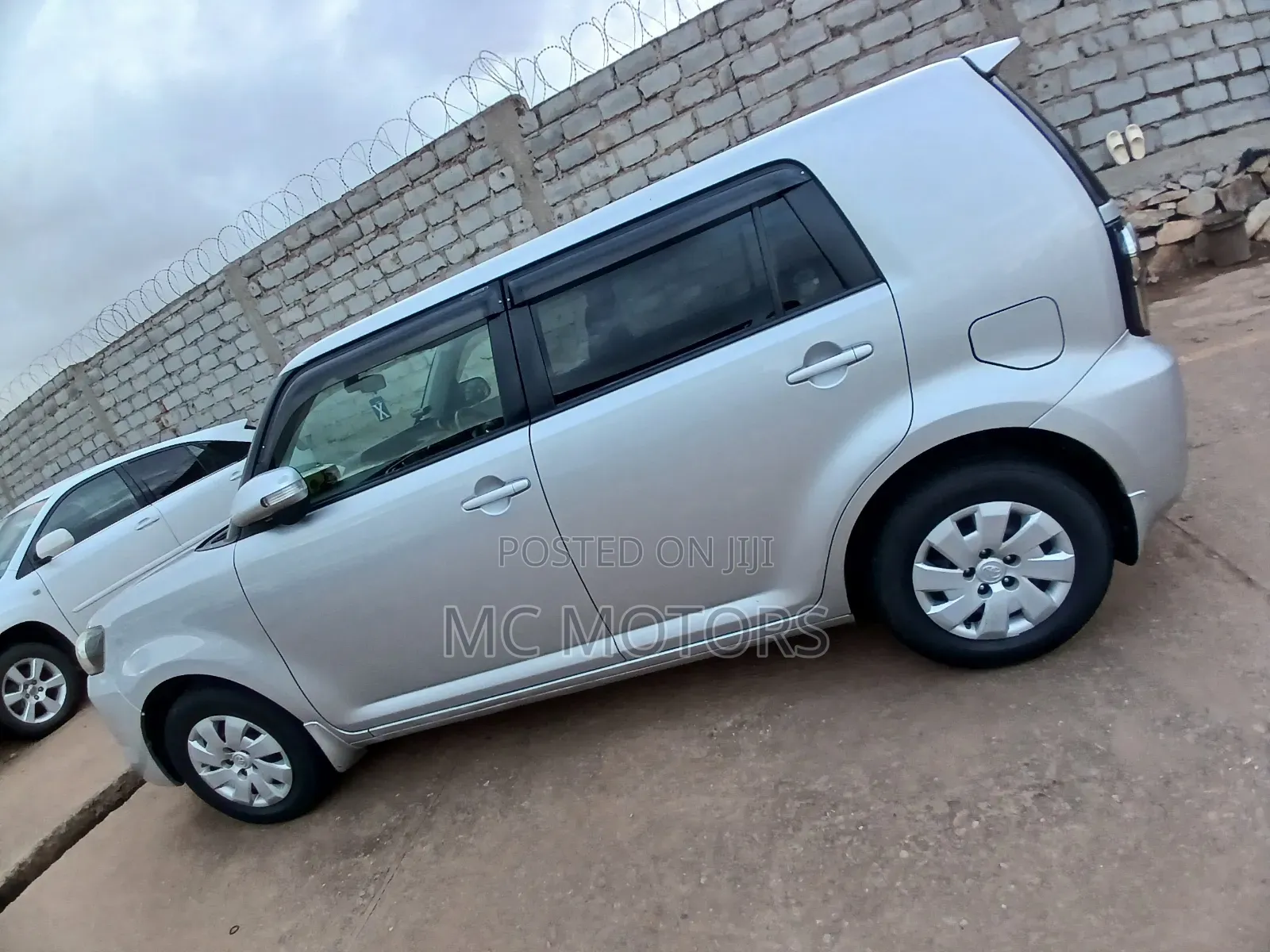 Toyota Corolla Rumion 2011 Silver