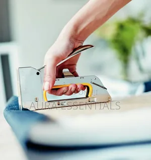 Heavy-Duty Manual Staple Gun Tacker