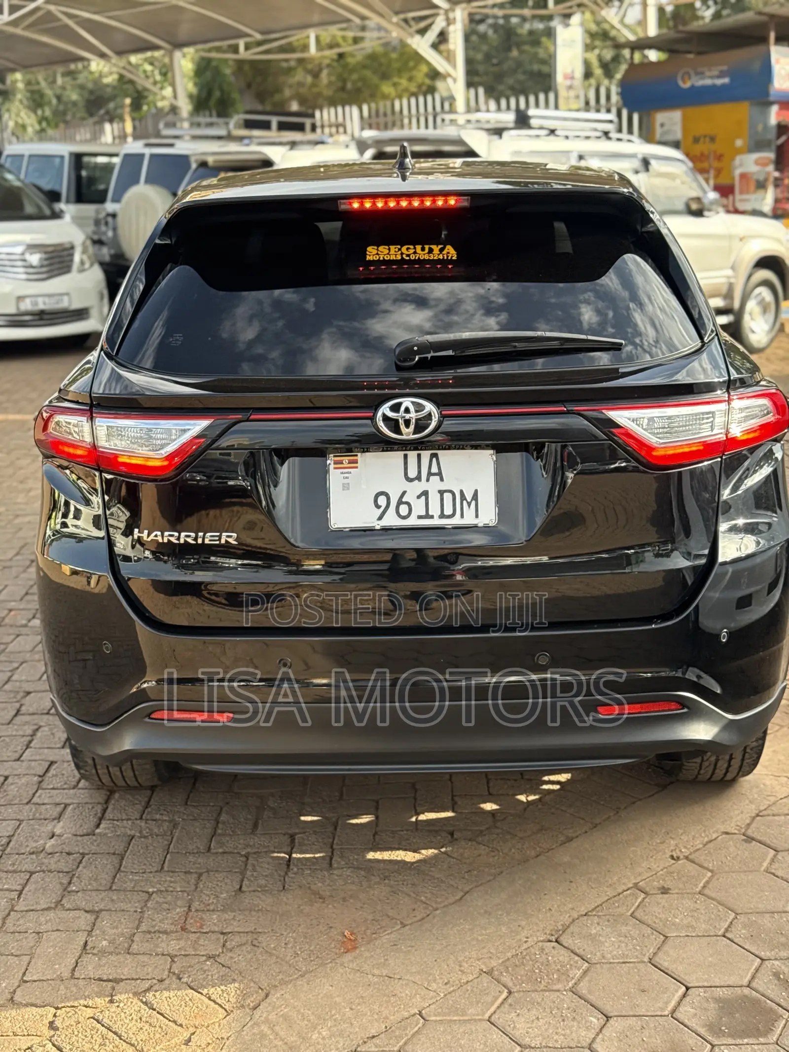 Toyota Harrier 2.0 2017 Black