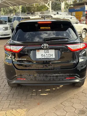 Toyota Harrier 2.0 2017 Black