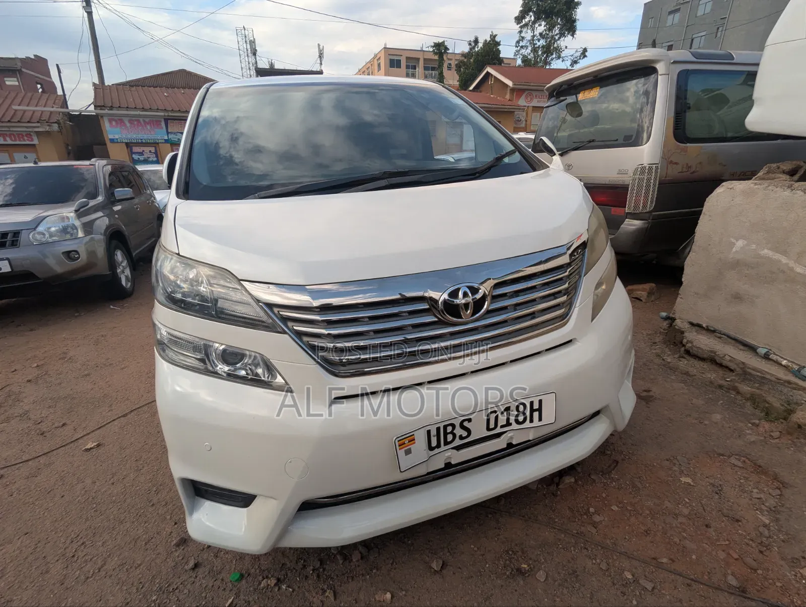 Toyota Vellfire 2010 White