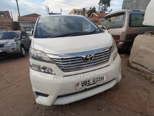 Toyota Vellfire 2010 White