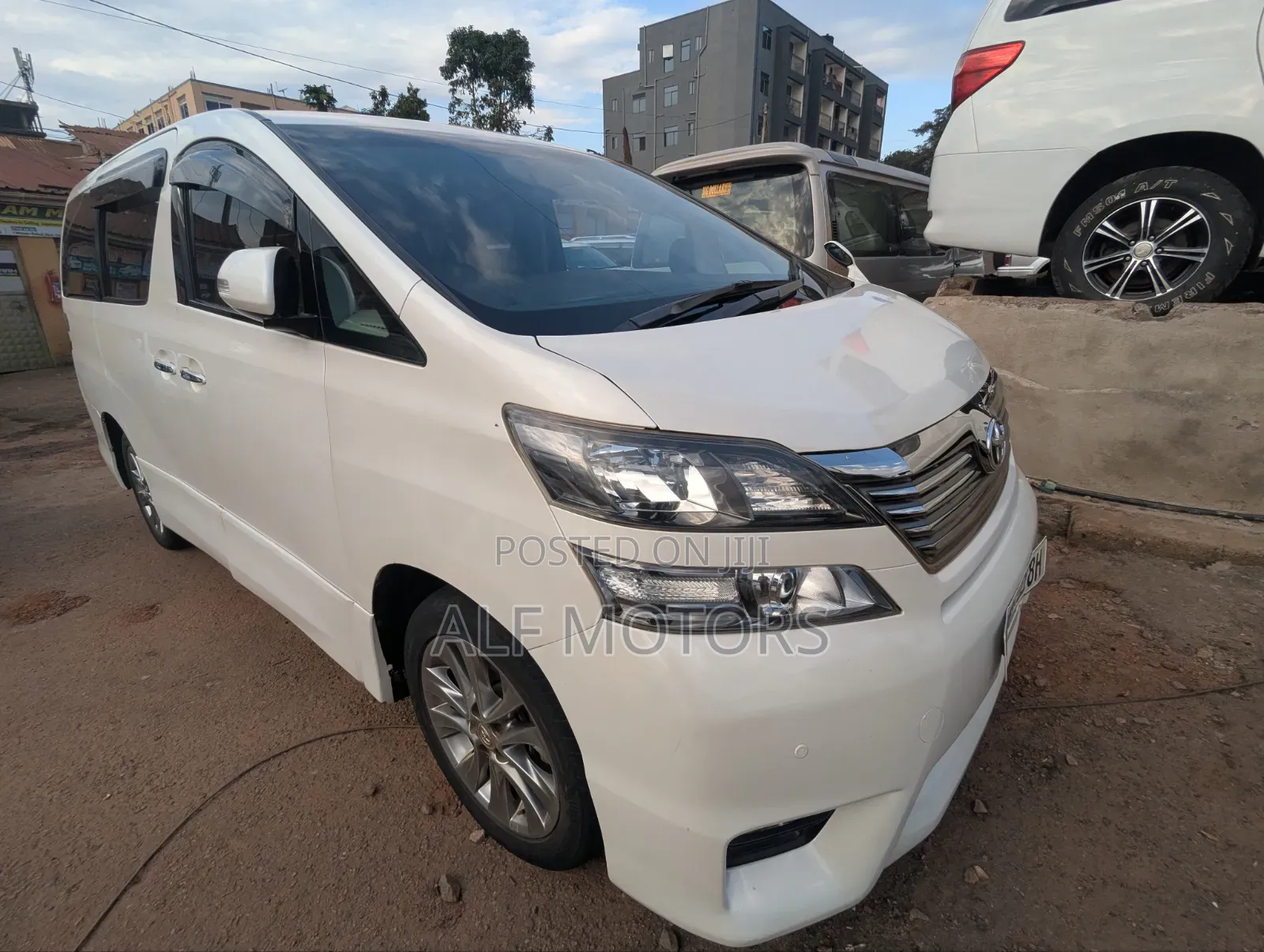 Toyota Vellfire 2010 White