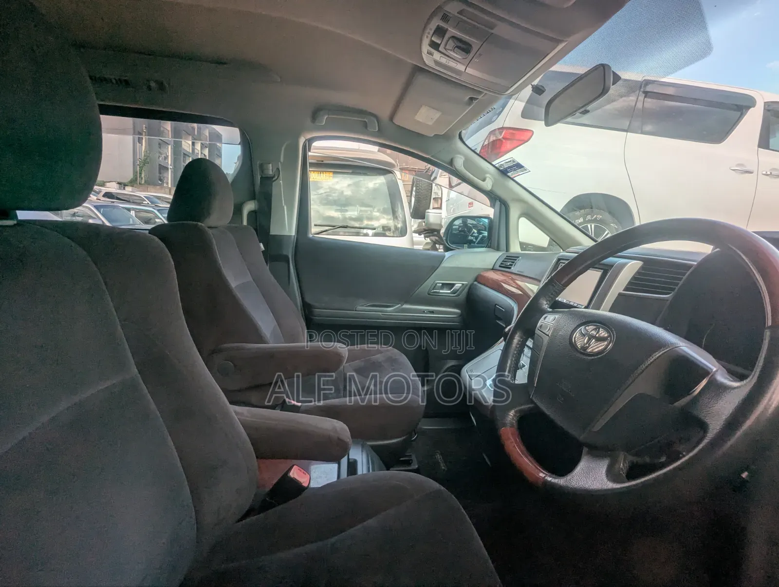 Toyota Vellfire 2010 White