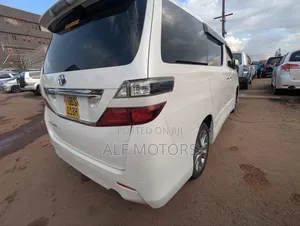 Toyota Vellfire 2010 White