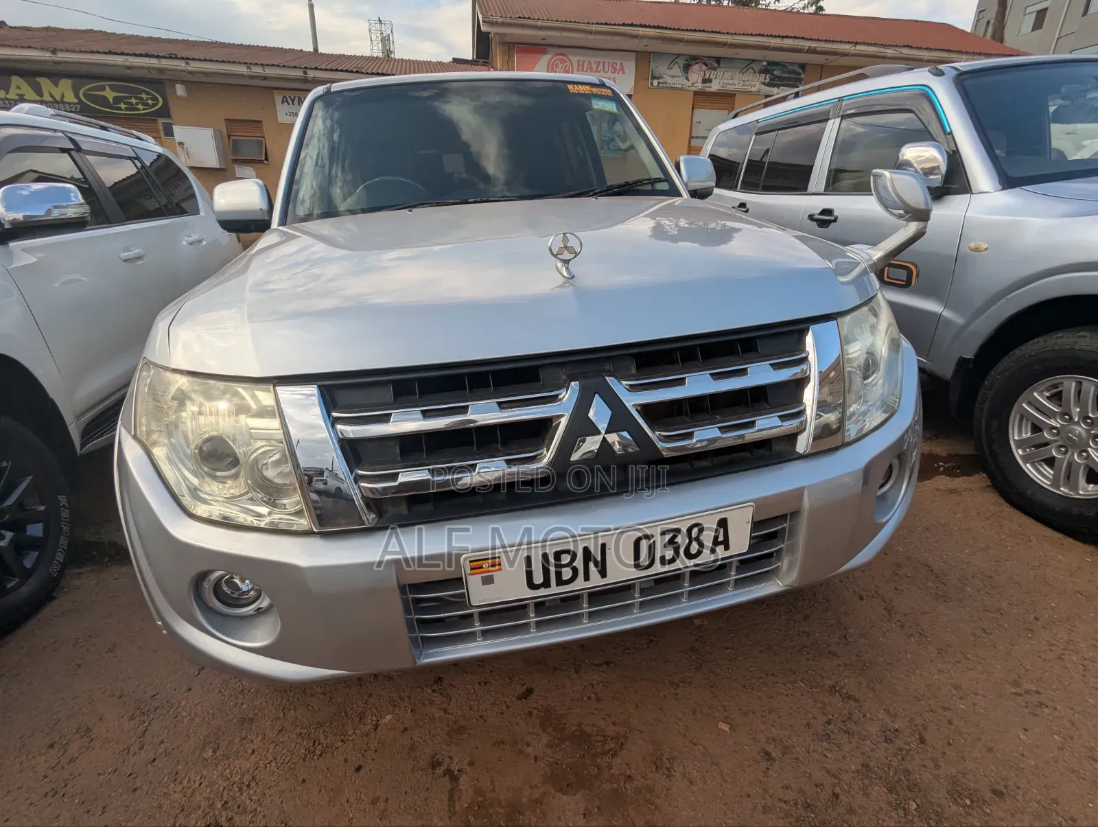 Mitsubishi Pajero 2010 Silver