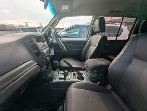 Mitsubishi Pajero 2010 Silver