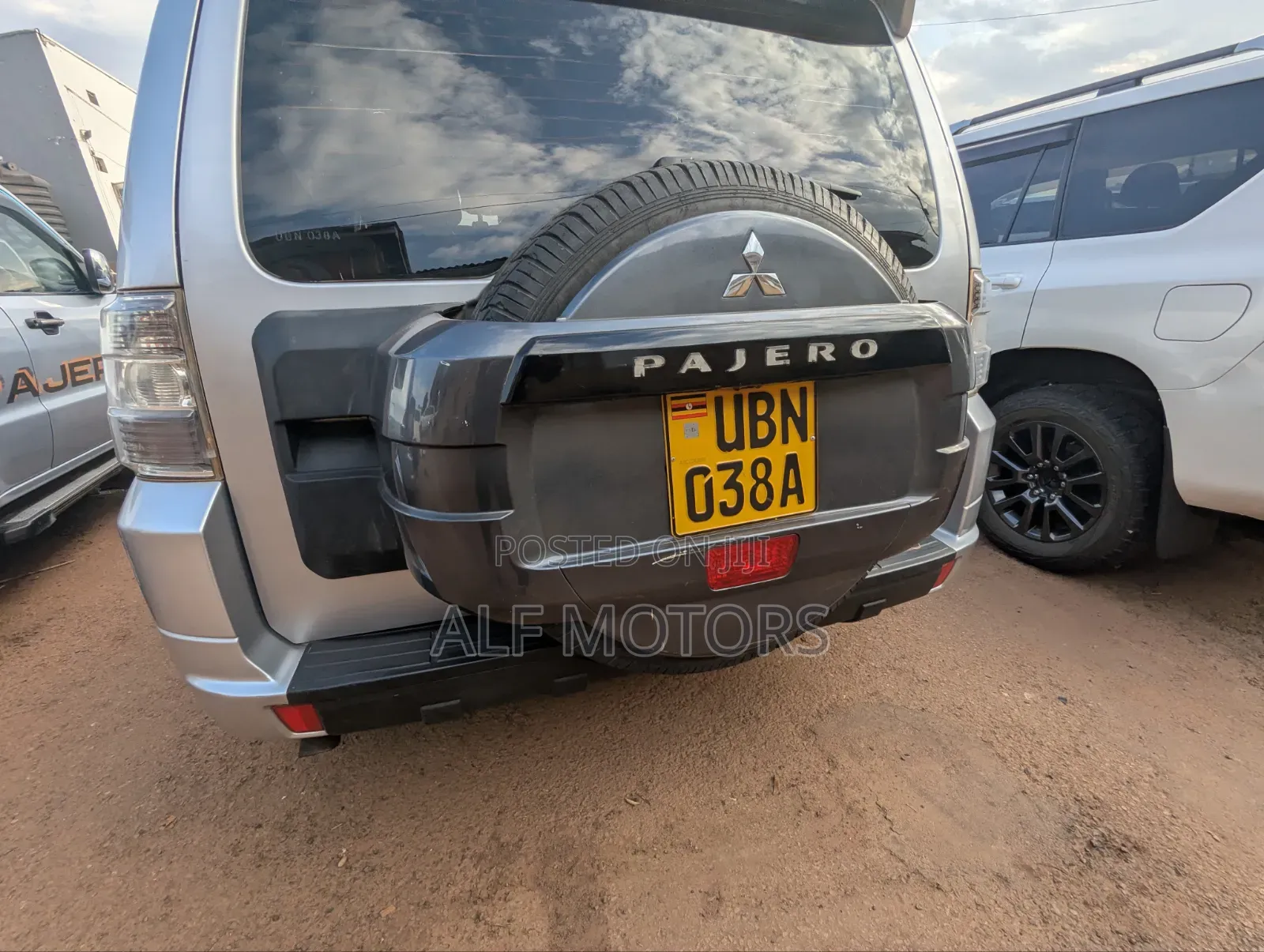 Mitsubishi Pajero 2010 Silver