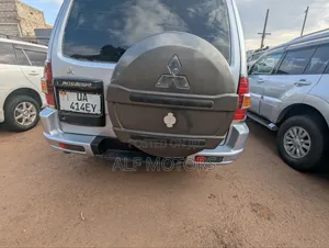 Mitsubishi Pajero 2006 Silver