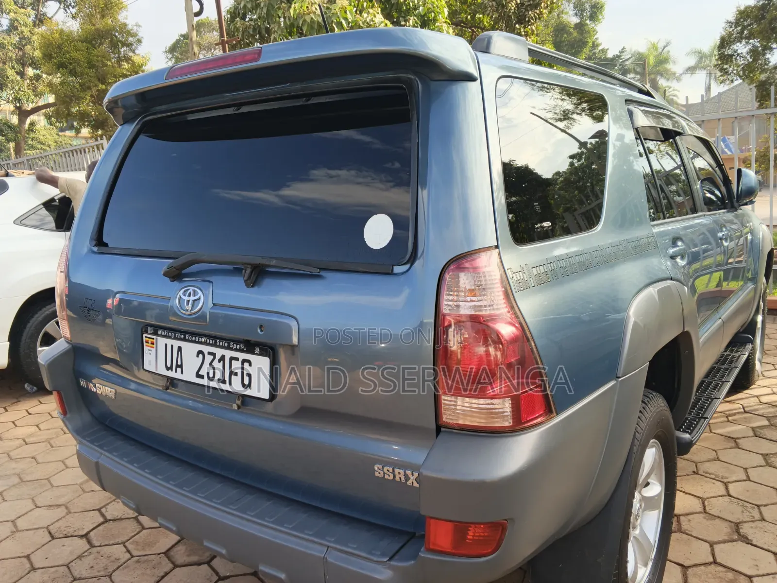 Toyota Hilux Surf 2004