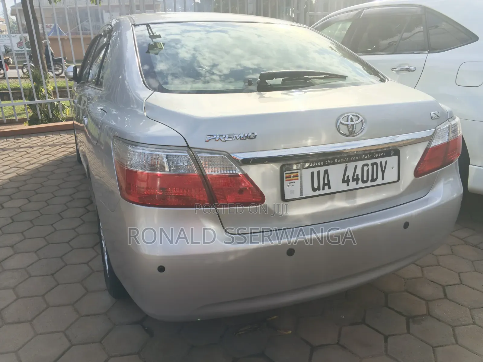 Toyota Noah 2010 Silver