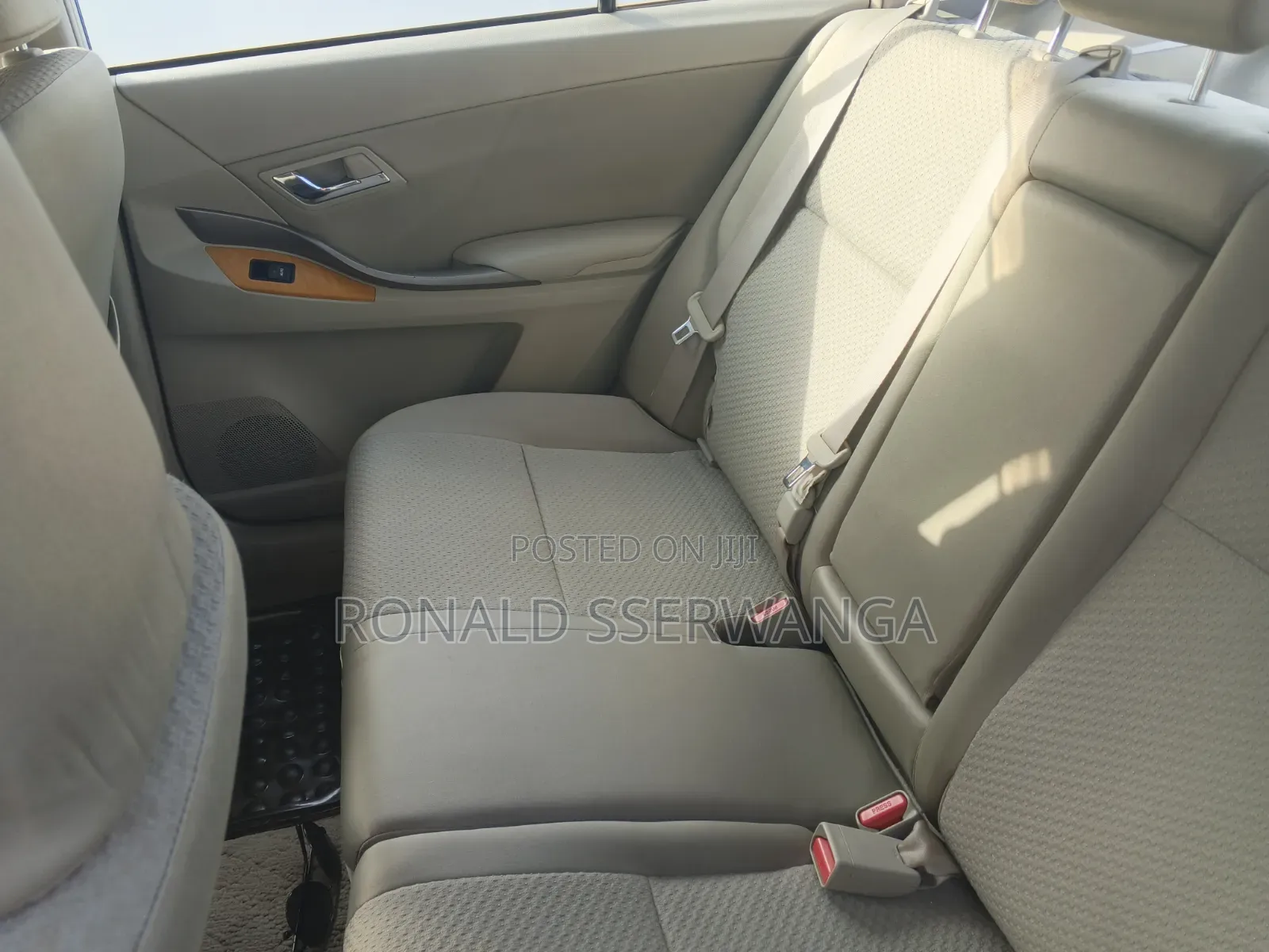 Toyota Noah 2010 Silver