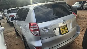 Toyota RAV4 2010 Silver