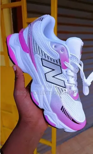 MKH Sneakers