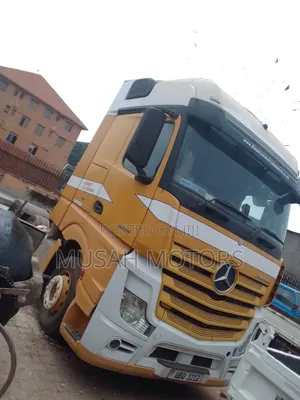 Actros 2545 Head