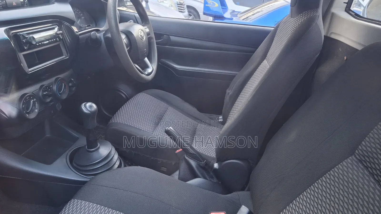 Toyota Hilux 2022 White