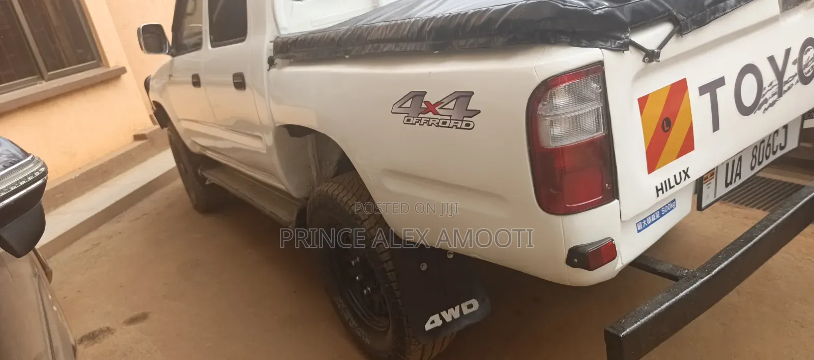 Toyota Hilux 1998 White