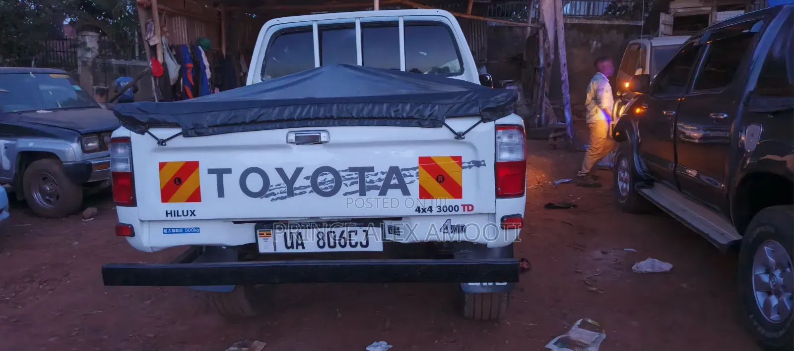 Toyota Hilux 1998 White