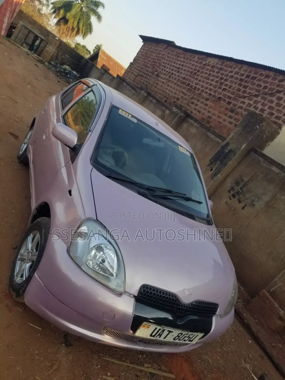 Toyota Vitz 2004 Pink