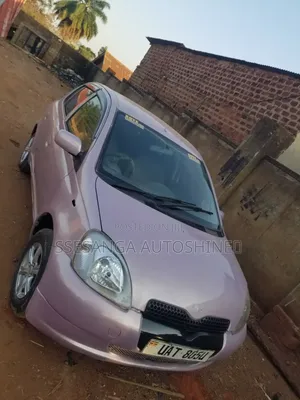 Toyota Vitz 2004 Pink