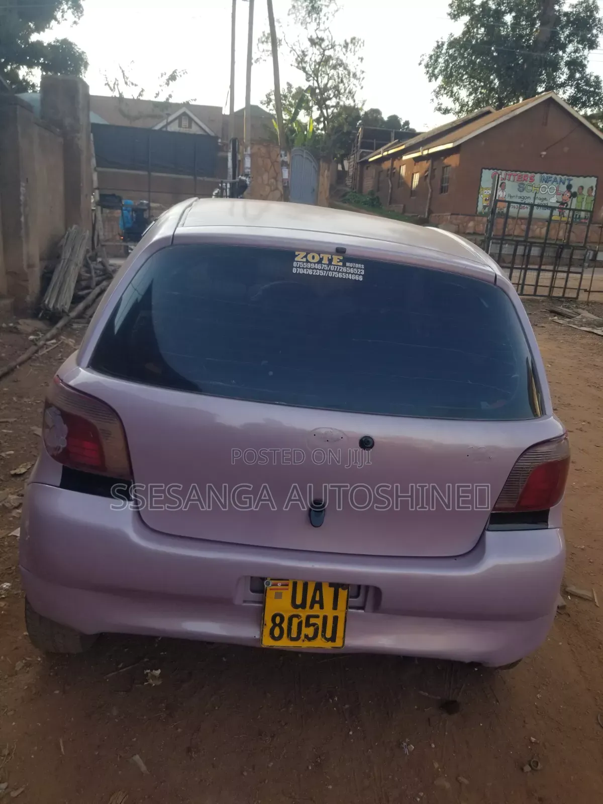 Toyota Vitz 2004 Pink